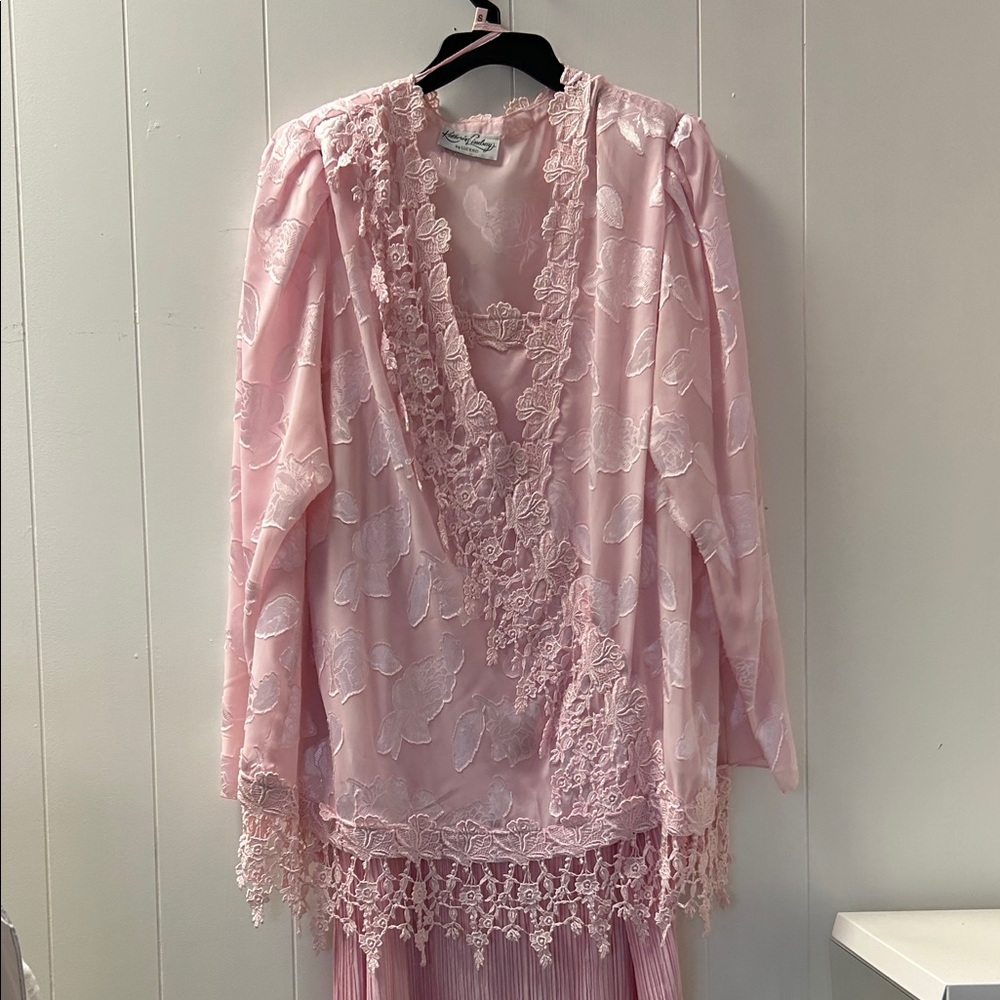 Delicate Pink Lace Women's Robe
